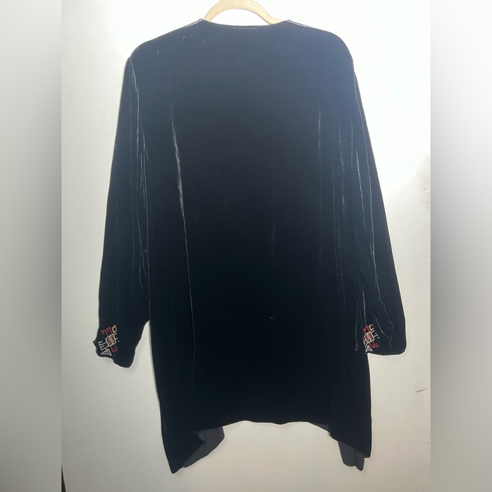 Johnny Was Embroidered Black Velvey Tunic Top XL - Picture 3 of 4
